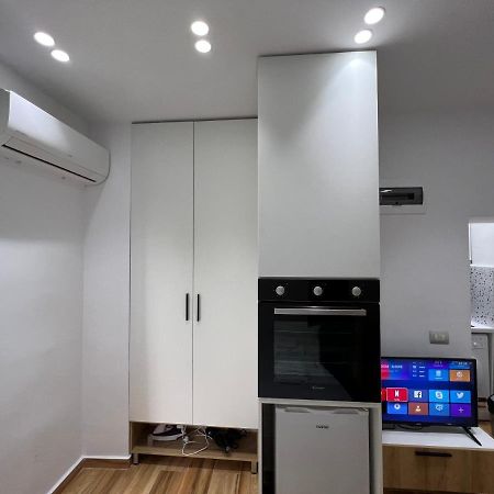 Luxury Apartment In Blloku Area Tirana Esterno foto