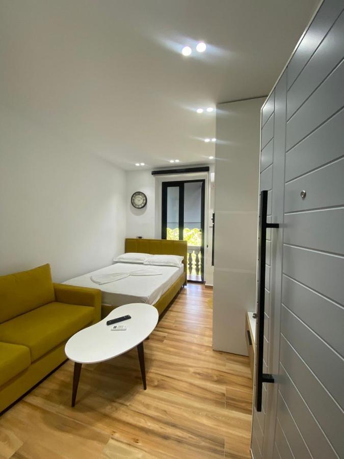 Luxury Apartment In Blloku Area Tirana Esterno foto