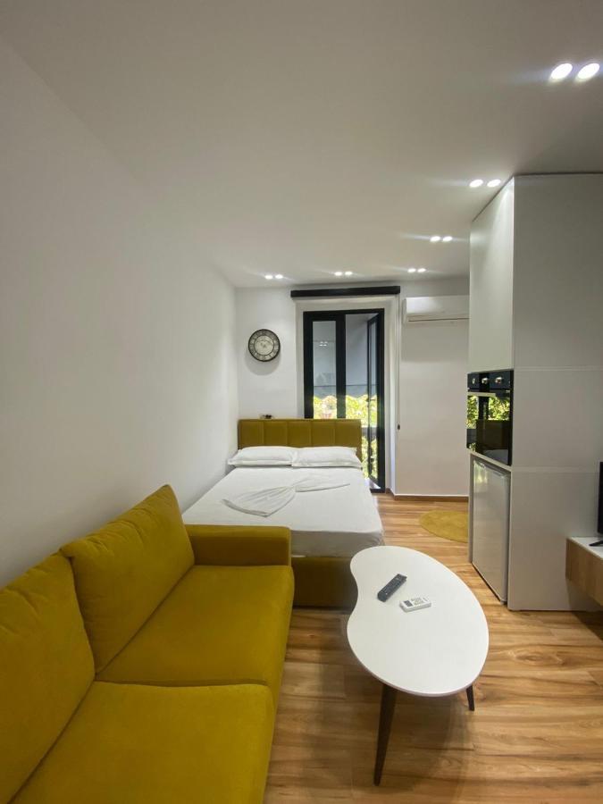 Luxury Apartment In Blloku Area Tirana Esterno foto