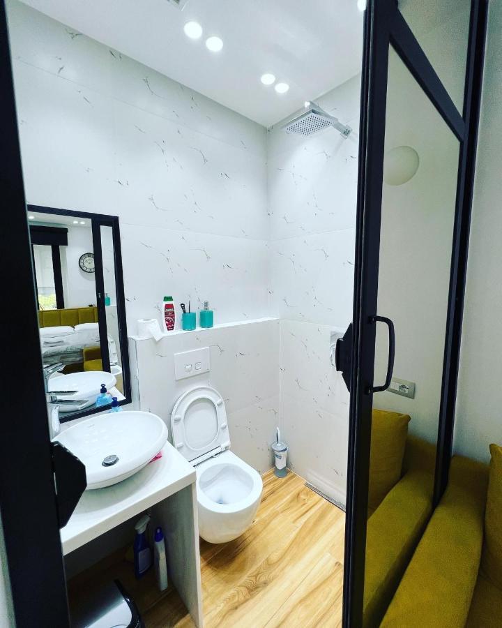 Luxury Apartment In Blloku Area Tirana Esterno foto