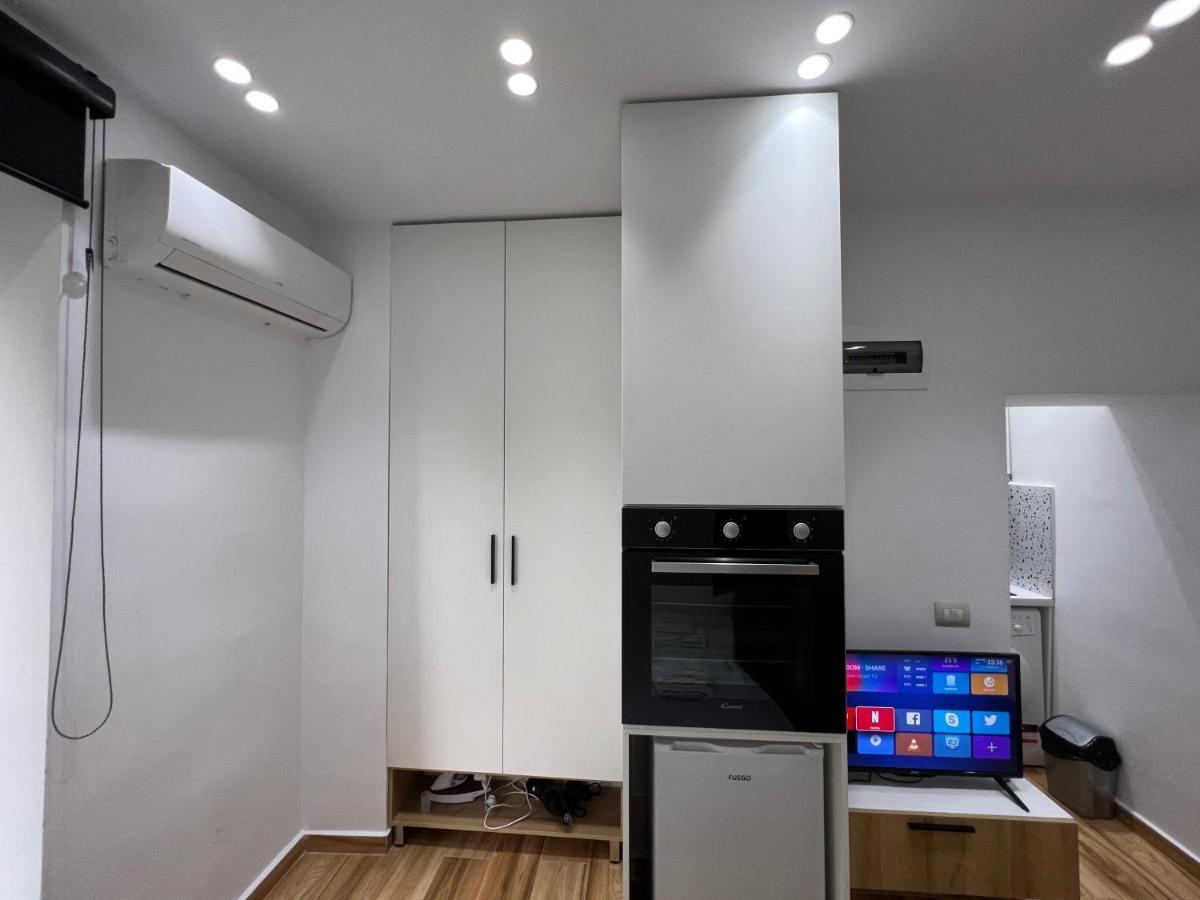 Luxury Apartment In Blloku Area Tirana Esterno foto