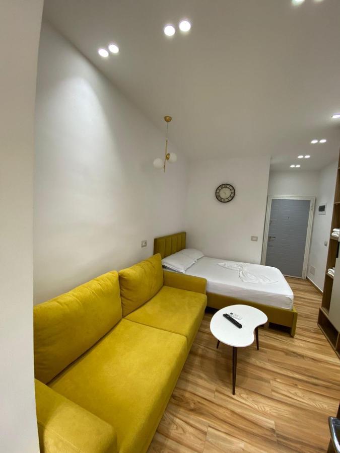 Luxury Apartment In Blloku Area Tirana Esterno foto