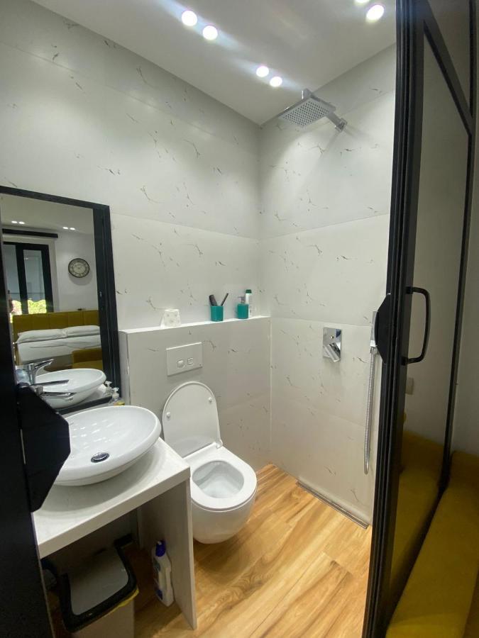 Luxury Apartment In Blloku Area Tirana Esterno foto