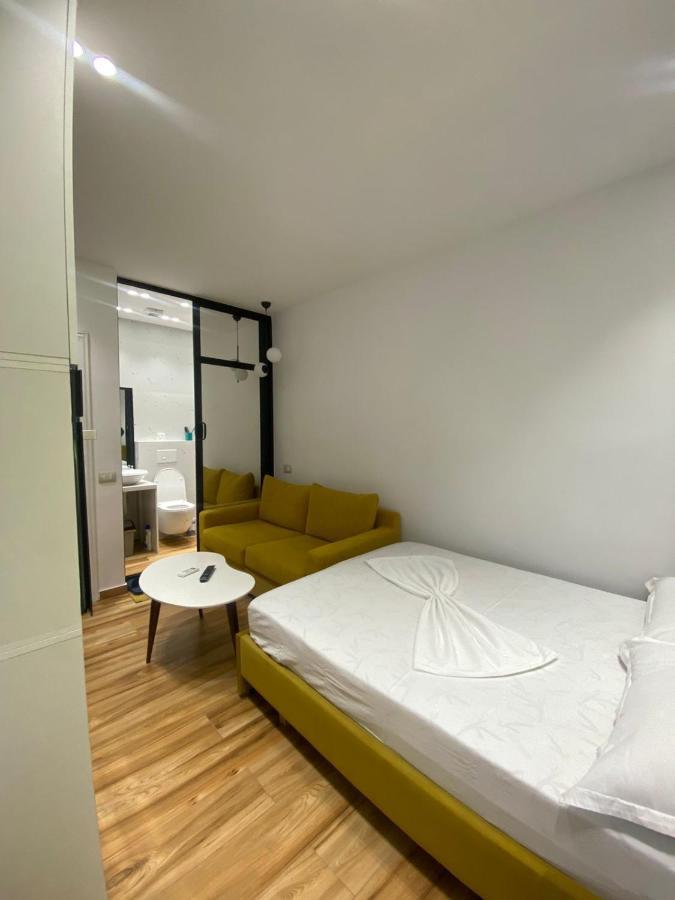 Luxury Apartment In Blloku Area Tirana Esterno foto