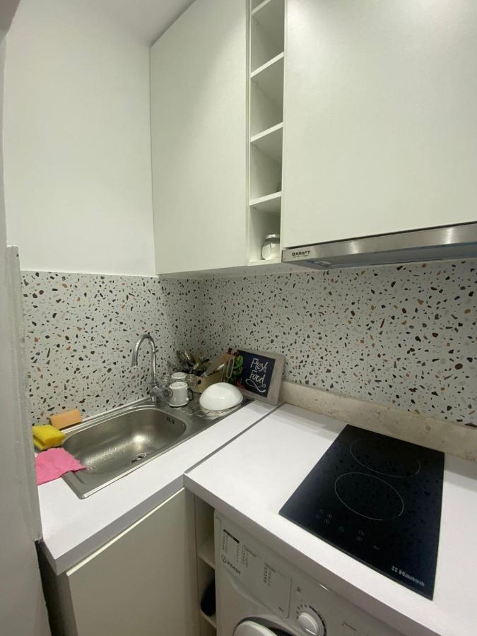 Luxury Apartment In Blloku Area Tirana Esterno foto