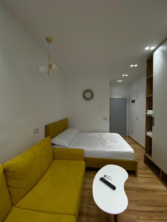 Luxury Apartment In Blloku Area Tirana Esterno foto